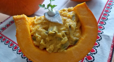 Śledzie a'la Matjas w puree z dyni